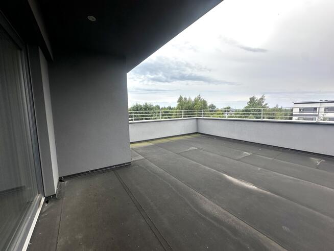 Dwupoziomowy apartament z tarasem – Platanove