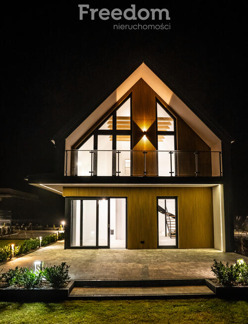 Nowoczesny dom z widokiem na jezioro na S W J M