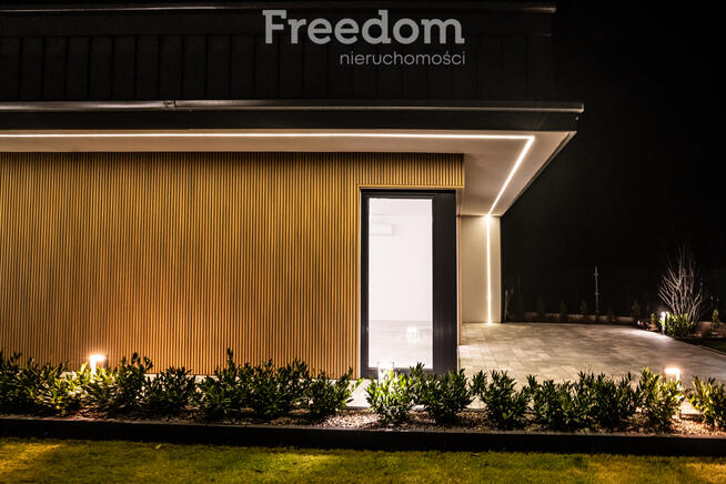 Nowoczesny dom z widokiem na jezioro na S W J M