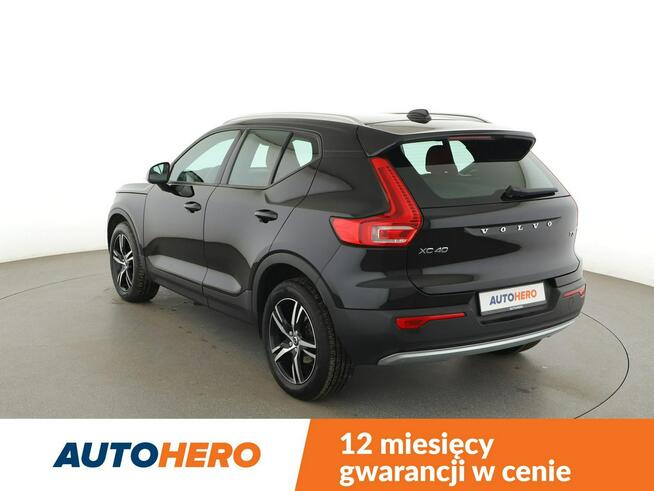 Volvo XC 40 Momentum Pro T3 automat skóra navi kamera hak grzane fotele tempomat L