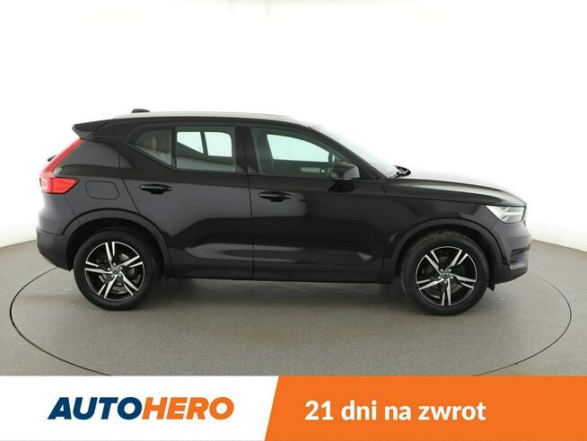 Volvo XC 40 Momentum Pro T3 automat skóra navi kamera hak grzane fotele tempomat L