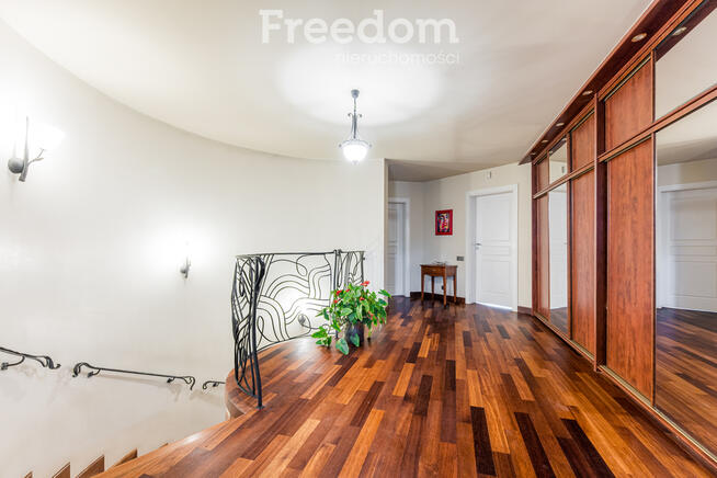 Rezydencja w Józefosławiu przy Lesie Kabackim