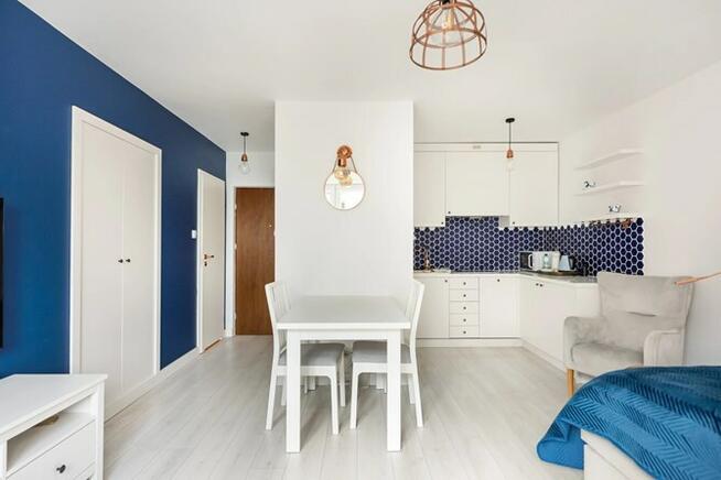 Nowoczesna kawalerka w centrum - Złota 60