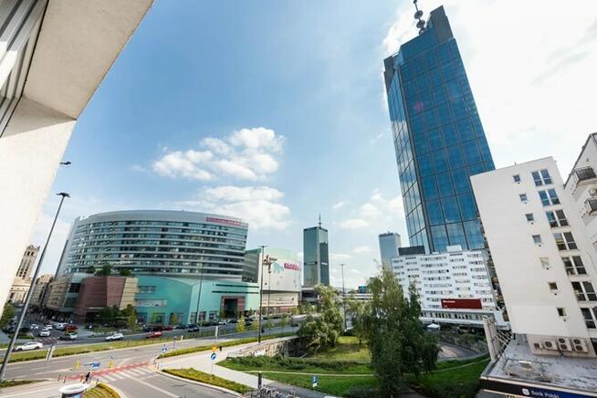 Nowoczesna kawalerka w centrum - Złota 60