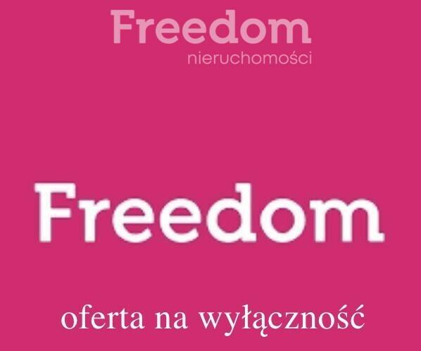 Duży budynek mieszkalny z garazem i magazynami