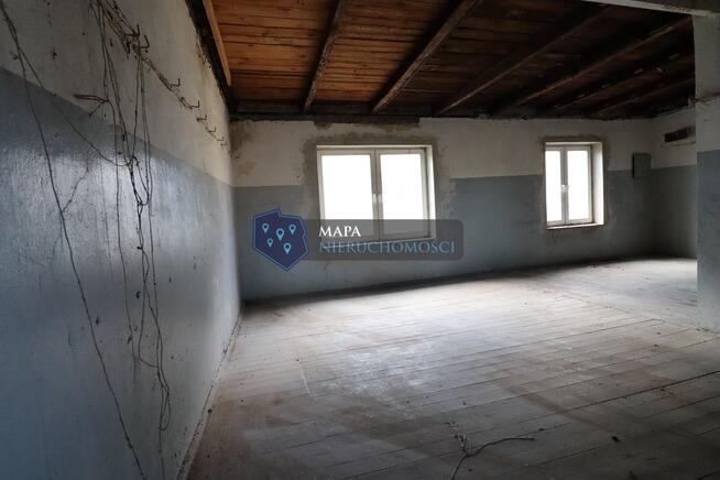 Piętrowy budynek do remontu w Centrum