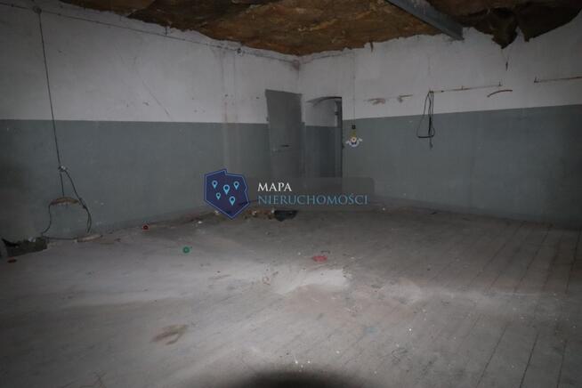 Piętrowy budynek do remontu w Centrum