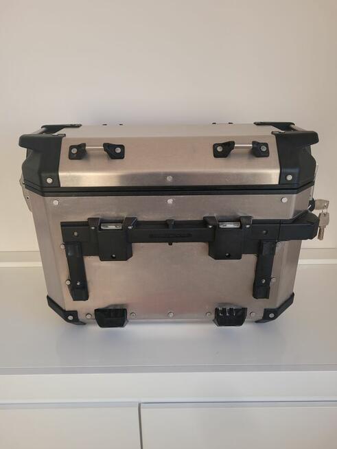 Sprzedam kufer givi trekker qutback prawy