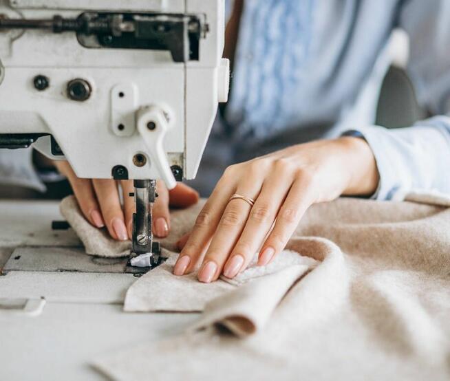 Doświadczona krawcowa – usługi z domu