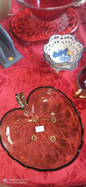 Miska, owocarka. Liść . Do deserów. Owoców. Słodyczy.