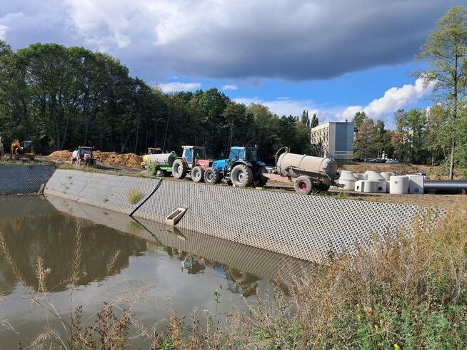 Traktorzysta operator ciagnika