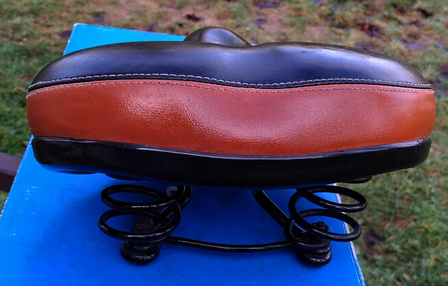 Siodło siodełko rowerowe z amortyzacją.