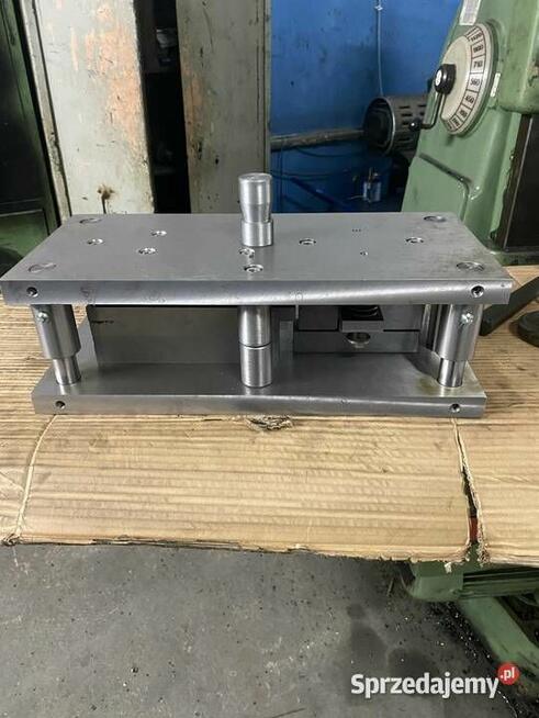 Wytłoczki , wypraski , wykroje , perforacja