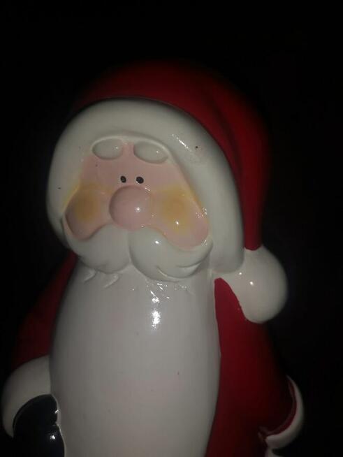 Figurka Mikołaja z pieskiem.