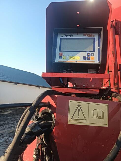 Wóz paszowy RMH Mixell