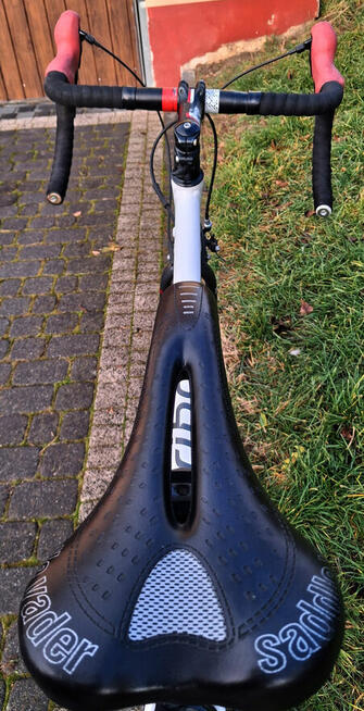 Duży rower szosowy kolarzówka Triban 3 Koła 28 jnowy