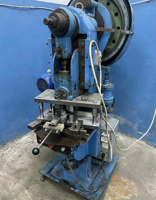 Wytłoczki , wypraski , wykroje , perforacja