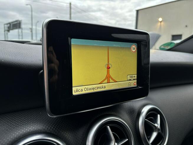 Mercedes-Benz A180 122km benzyna ASIST bi-xenon NAVI skóra SERWIS 2015