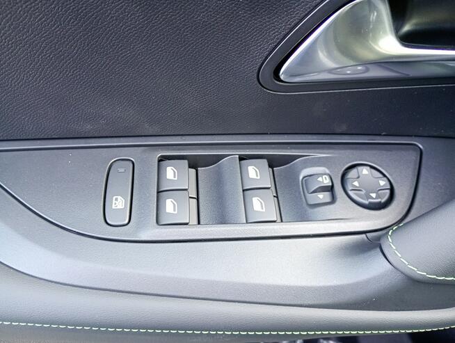 Peugeot 2008 GT Hybrid 145km AT8 / Navi/ Felgi 18cali/ kamery 360/ tempomat ACC
