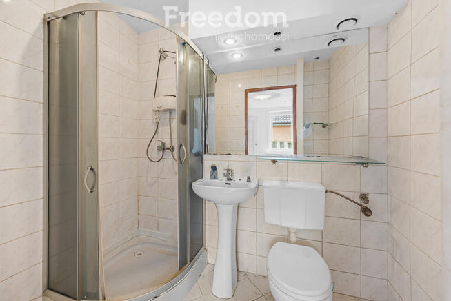 Pół bliźniaka z potencjałem – taras, ogród, garaż