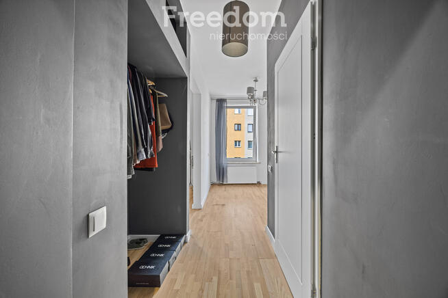 Na sprzedaż jasne mieszkanie w kamienicy – centrum