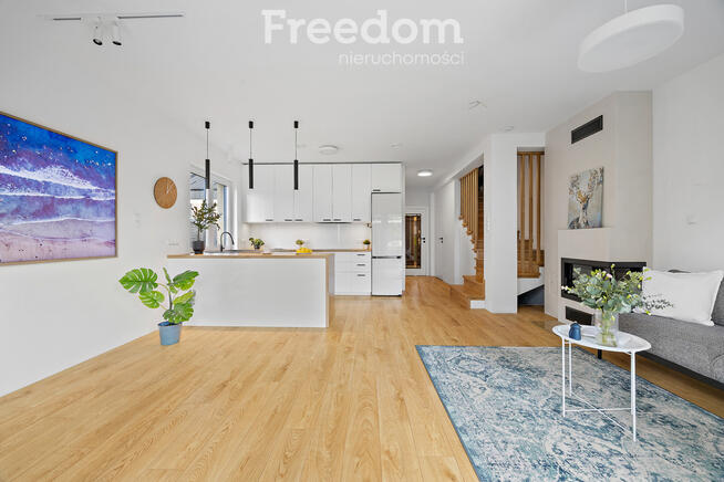 Nowoczesny segment z ogrodem i dużym poddaszem