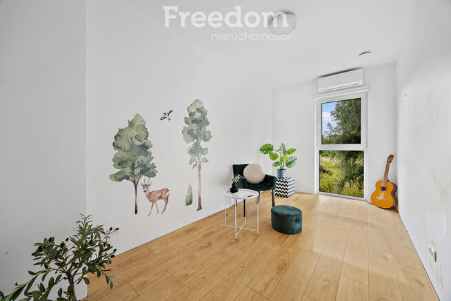 Nowoczesny segment z ogrodem i dużym poddaszem