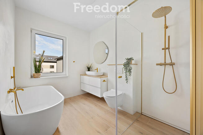 Nowoczesny segment z ogrodem i dużym poddaszem