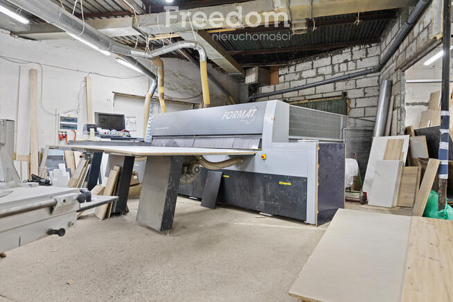 Hala produkcyjna z parkiem maszynowym – Zielonka