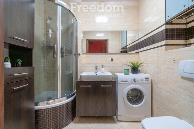 Przestronne mieszkanie w świetnej lokalizacji.