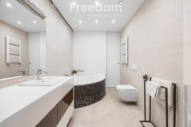 Dwupoziomowe mieszkanie w doskonałej lokalizacji