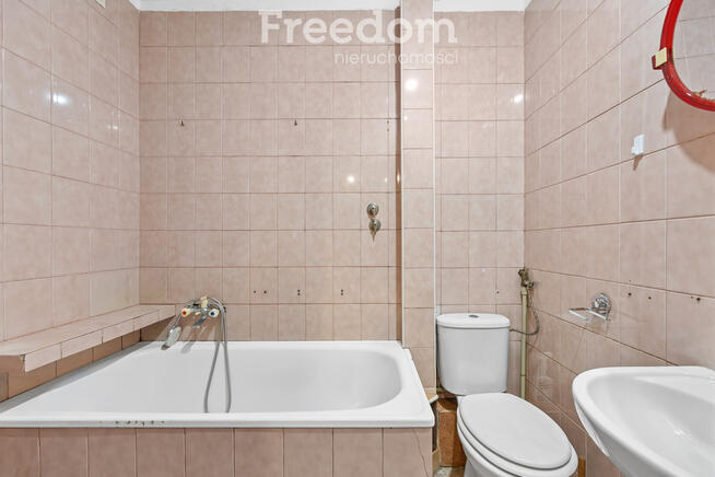 Jasne, dwustronne mieszkanie z potencjałem