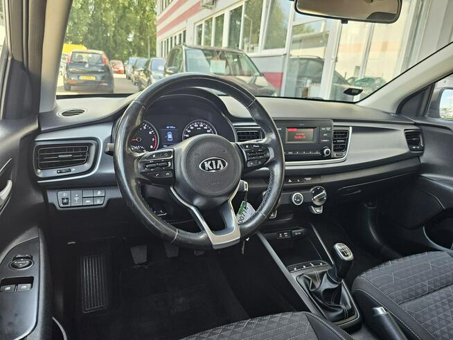 Kia Rio model 2018, grzana kierownica i fotele, asystent pasa, radar