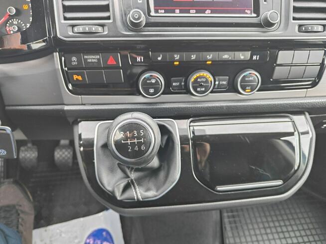 Volkswagen Multivan T 6 2.0 TDI 150 KM P rzebieg-151 691km 7 Osobowy Zarejestrowany