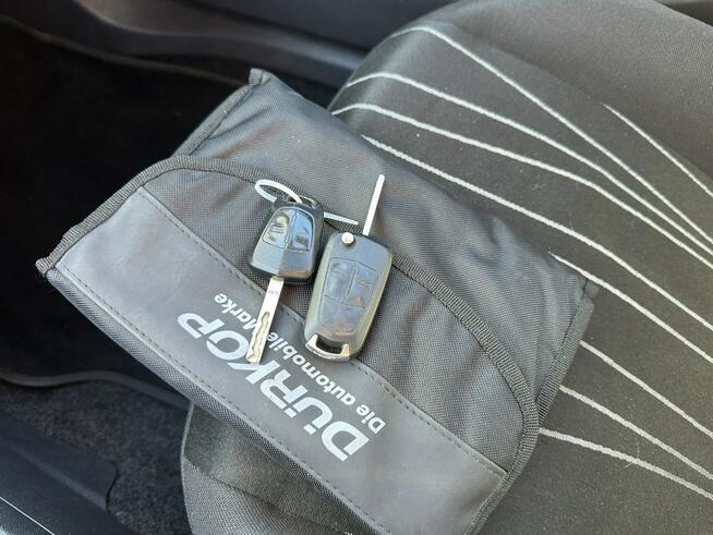 Opel Corsa 5 drzwi, mocny silnik, niezawodna benzyna, klimatyzacja, Aux, Isofix