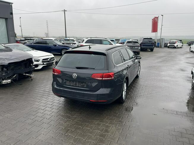 Volkswagen Passat DSG Podgrzewanie Klimatronic: 3 strefy