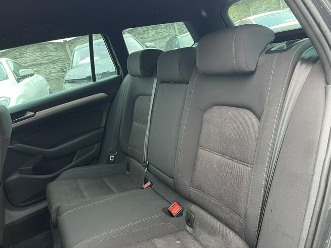 Volkswagen Passat DSG Podgrzewanie Klimatronic: 3 strefy