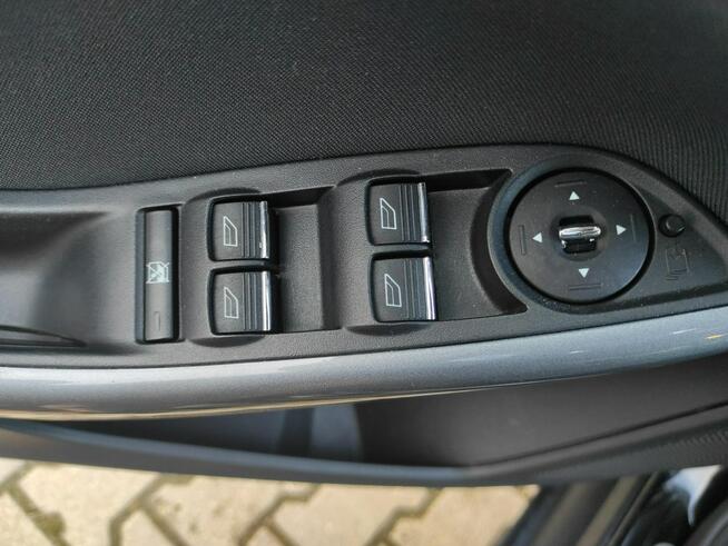 Ford Focus Titanium 1.0 EcoBoost 125 KM M6 HB EY86343