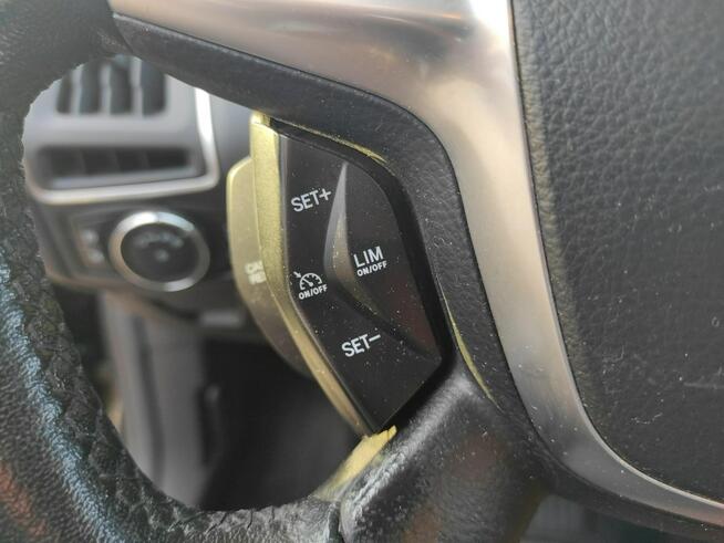 Ford Focus Titanium 1.0 EcoBoost 125 KM M6 HB EY86343