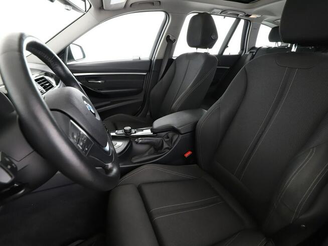 BMW 318 2.0d Automat Sport Line Panorama Tempomat Grzane Sporty Harman-Kardon
