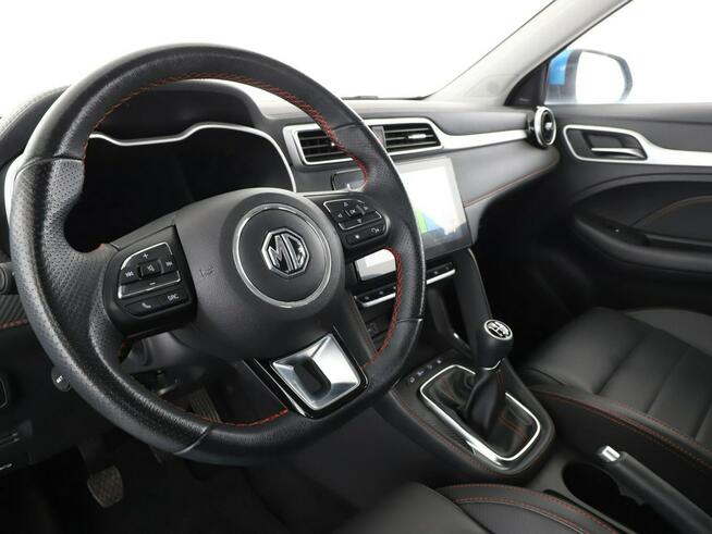 MG ZS Luxury skóra navi PDC LED tempomat