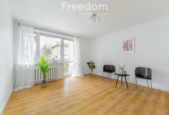 Przestronne 2 pokoje z balkonem i osobną kuchnią