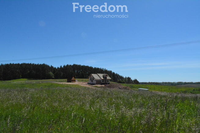 Działka z wydanymi warunkami zabudowy.