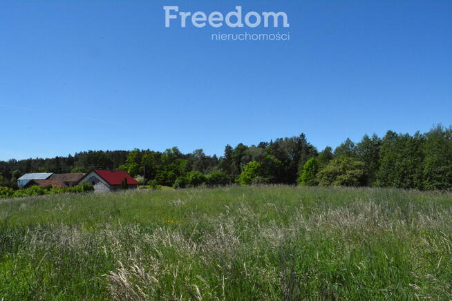 Działka z wydanymi warunkami zabudowy.