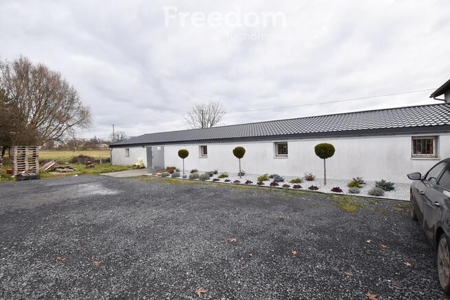 Posiadłość z domem 200 m² i stajnią na 2,4 ha