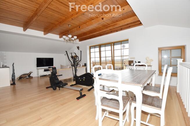 Posiadłość z domem 200 m² i stajnią na 2,4 ha