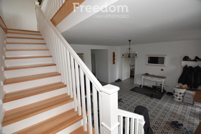 Posiadłość z domem 200 m² i stajnią na 2,4 ha