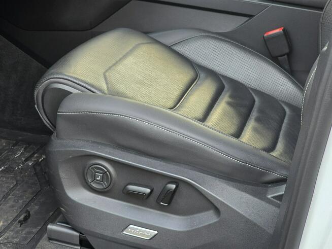 Volkswagen Touareg Pneumatyka_SkrętnaOś_MatrixLED_Wentylacja_Masaże_Kamera360_Skóra_