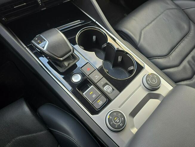 Volkswagen Touareg Pneumatyka_SkrętnaOś_MatrixLED_Wentylacja_Masaże_Kamera360_Skóra_