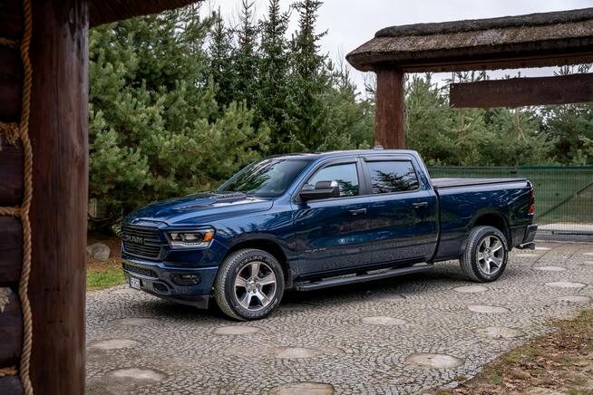 RAM 1500 Crew Cab Sport / 5.7 V8 Hemi / 390KM / Bogata opcja / 4x4 / 2020
